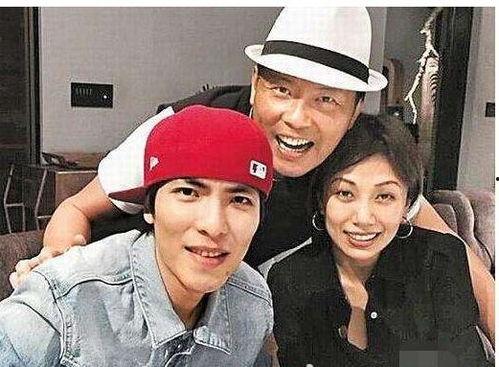 吃瓜娱乐圈cp粉,揭秘明星情侣背后的故事